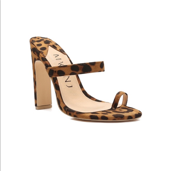 🦋Toe ring sandal with high plank heel🦋 - Picture 2 of 2